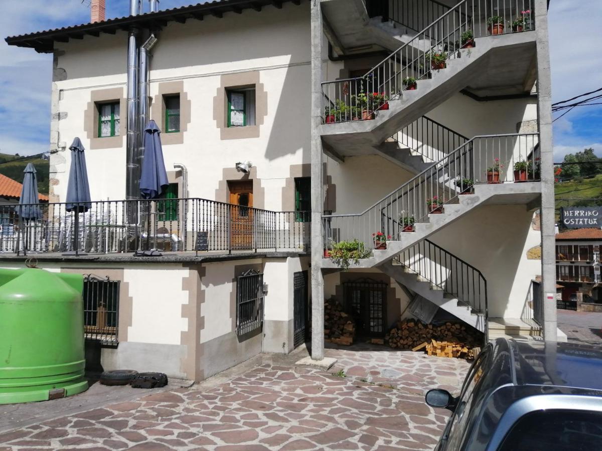 Hotel Labaiengo Ostatua à Beinza-Labayen Extérieur photo